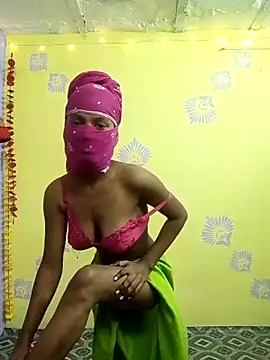 Snapshot of Cute-Rashmii chatting on 15, 10, 2025 Cute-Rashmii online show from 15, 10, 2025