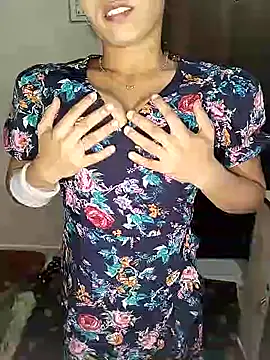 Snapshot of Savita2310 chatting on 12, 11, 2025 Savita2310 online show from 12, 11, 2025