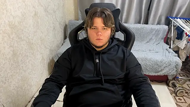 desiredude9 online show from 13, 9, 2025