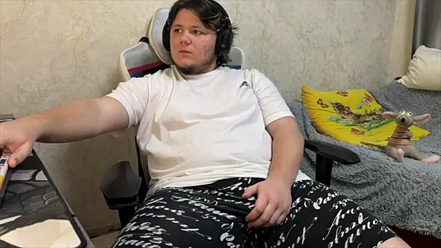 desiredude9 online show from 8, 10, 2025