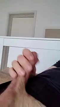 Snapshot of NewJoiner chatting on 3, 5, 2026 NewJoiner online show from 3, 5, 2026