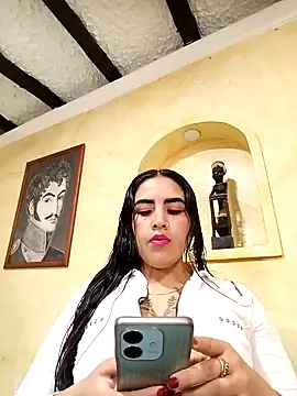 Snapshot of MAYE__13 chatting on 20, 9, 2025 MAYE 13 online show from 20, 9, 2025