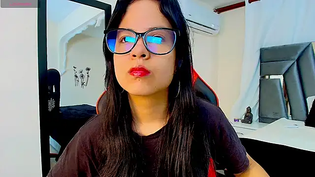 MiniLove 01 online show from 11, 3, 2026