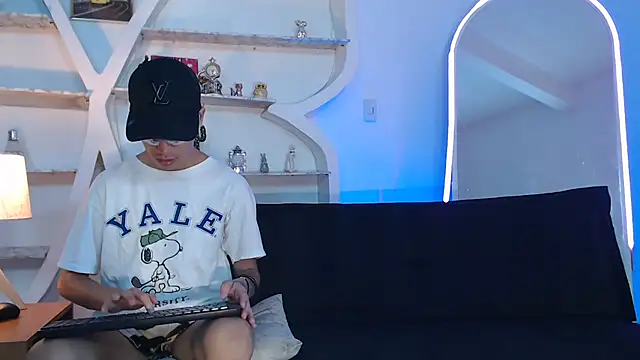 PRETTY FEM online show from 29, 9, 2025