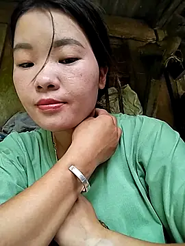 lylylove online show from 17, 9, 2025