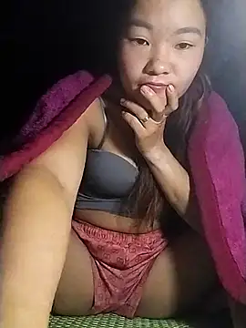 lylylove online show from 2, 11, 2025