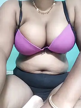 Snapshot of Maya-22 chatting on 1, 10, 2025 Maya-22 online show from 1, 10, 2025