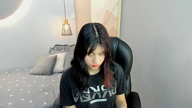 Snapshot of Julieth_brown_ chatting on 18, 10, 2025 Julieth brown  online show from 18, 10, 2025