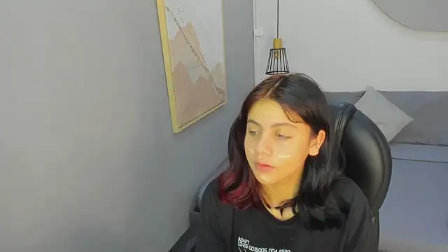 Julieth brown  online show from 18, 11, 2025