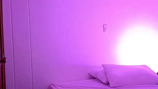 Snapshot of MoraInFire chatting on 31, 10, 2025 MoraInFire online show from 31, 10, 2025