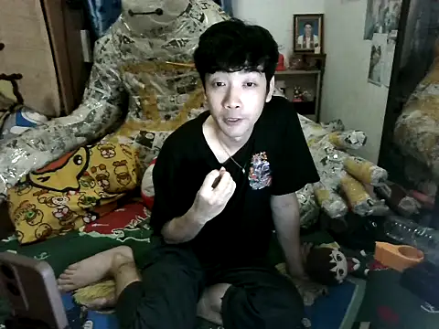 Snapshot of moaman190 chatting on 9, 10, 2025 moaman190 online show from 9, 10, 2025