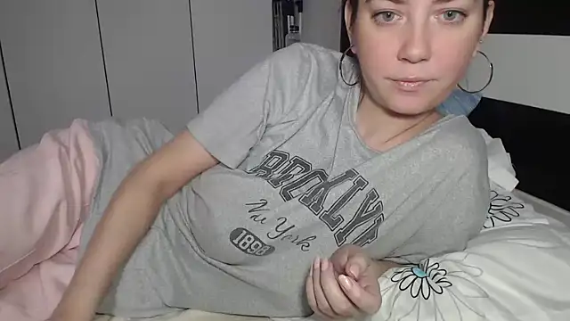 Snapshot of petite_danielle chatting on 16, 2, 2026 petite danielle online show from 16, 2, 2026