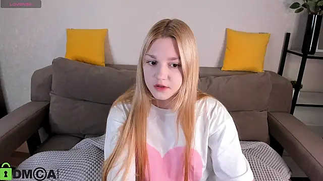 Sylvia Ortiz online show from 10, 10, 2025