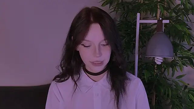 claire bennett online show from 22, 6, 2026