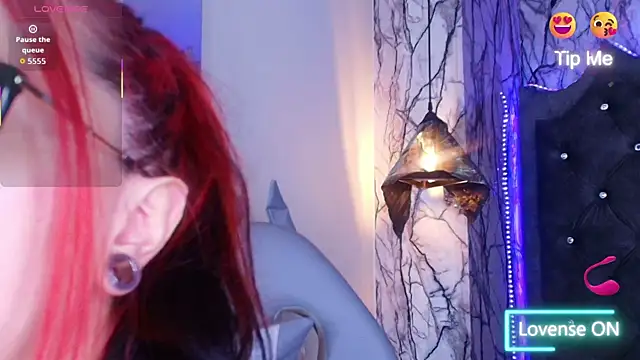 Zami Escobar of online show from 26, 3, 2026