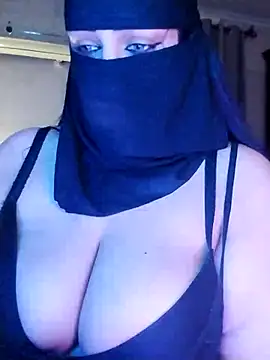 Snapshot of lilyan12 chatting on 8, 3, 2026 lilyan12 online show from 8, 3, 2026