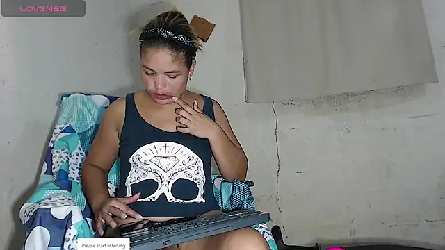 Snapshot of luisafe2025 chatting on 28, 5, 2026 luisafe2025 online show from 28, 5, 2026