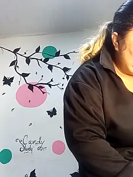 curvy diva  online show from 10, 9, 2025