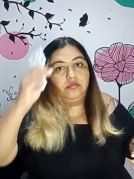 curvy diva  online show from 15, 9, 2025