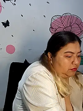 curvy diva  online show from 14, 10, 2025