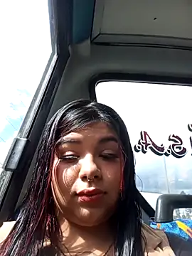 Snapshot of snow_belle chatting on 8, 10, 2025 snow belle online show from 8, 10, 2025
