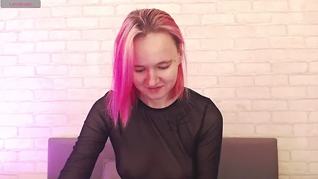 Ericha Stone online show from 31, 10, 2025