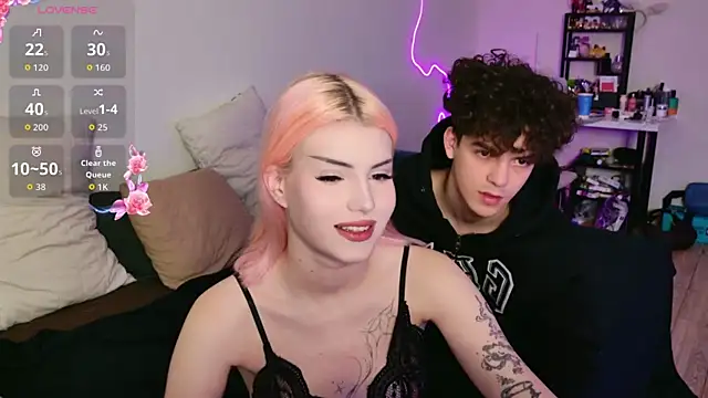 Snapshot of Alice18James chatting on 13, 9, 2025 Alice18James online show from 13, 9, 2025