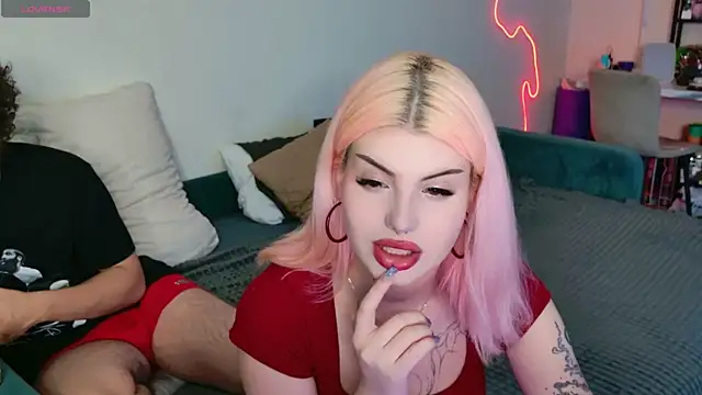 Snapshot of Alice18James chatting on 18, 9, 2025 Alice18James online show from 18, 9, 2025