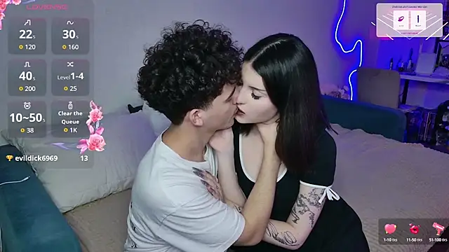 Snapshot of Alice18James chatting on 3, 10, 2025 Alice18James online show from 3, 10, 2025