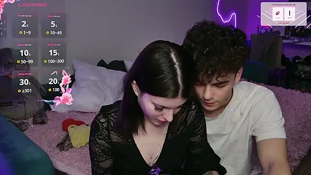 Snapshot of Alice18James chatting on 7, 10, 2025 Alice18James online show from 7, 10, 2025