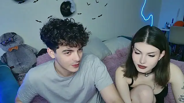 Snapshot of Alice18James chatting on 17, 10, 2025 Alice18James online show from 17, 10, 2025