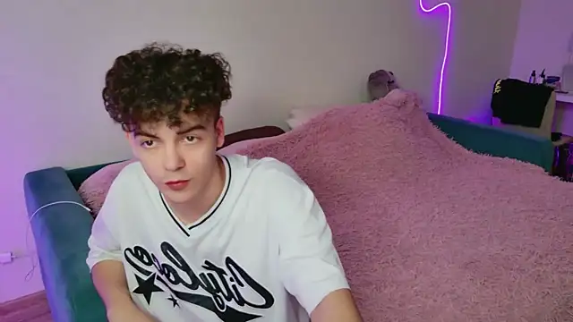 Alice18James online show from 7, 11, 2025