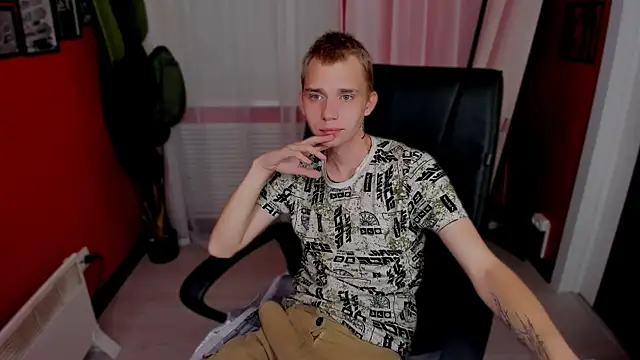 Snapshot of TimBlaks chatting on 8, 10, 2025 TimBlaks online show from 8, 10, 2025