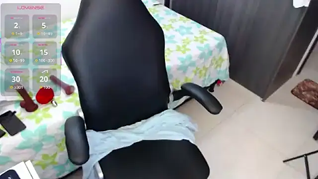 Snapshot of aynarakiss chatting on 1, 10, 2025 aynarakiss online show from 1, 10, 2025