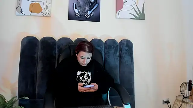 Snapshot of Cristalfoxy_ chatting on 11, 6, 2026 Cristalfoxy online show from 11, 6, 2026