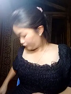 Snapshot of lusy-000 chatting on 4, 10, 2025 lusy-000 online show from 4, 10, 2025