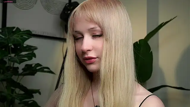 Snapshot of MarciDarugar chatting on 29, 11, 2025 MarciDarugar online show from 29, 11, 2025