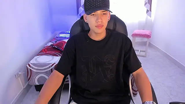 maxthomson boy online show from 10, 9, 2025