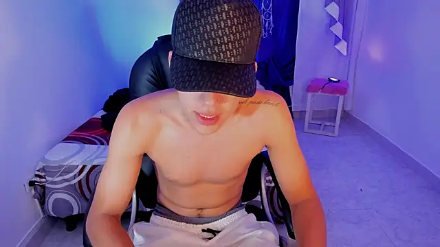 maxthomson boy online show from 14, 9, 2025