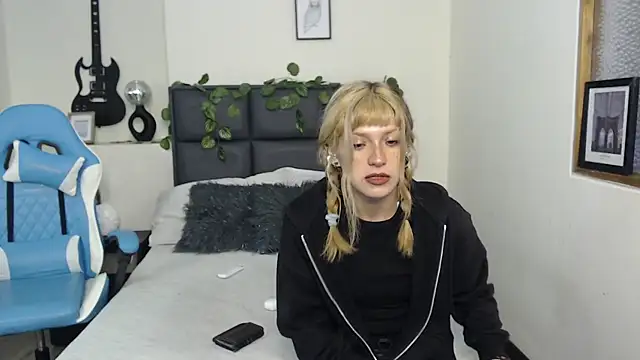 Amnesia  online show from 29, 9, 2025