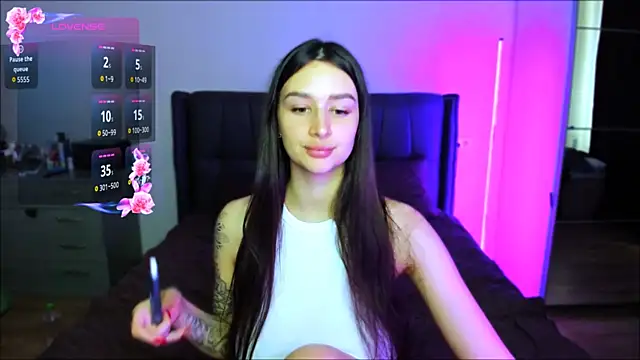 Snapshot of Veronica_Larsson chatting on 11, 9, 2025 Veronica Larsson online show from 11, 9, 2025