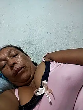 Naomi-Mature online show from 24, 9, 2025