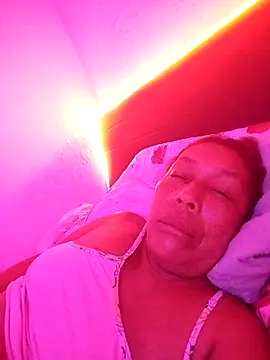 Naomi-Mature online show from 10, 4, 2026