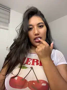Snapshot of SharaRous chatting on 16, 6, 2026 SharaRous online show from 16, 6, 2026