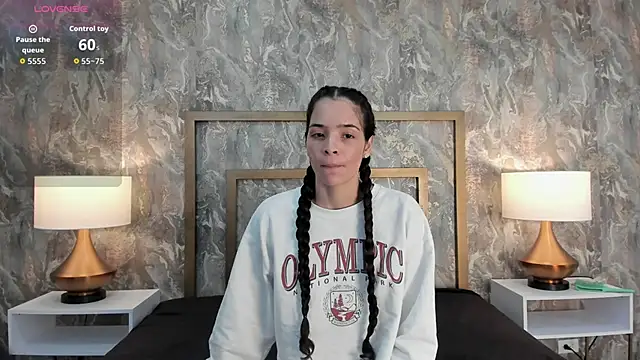 Snapshot of DannaBelucci chatting on 11, 9, 2025 DannaBelucci online show from 11, 9, 2025