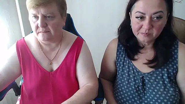 Snapshot of Bertie_Adeline chatting on 5, 10, 2025 Bertie Adeline online show from 5, 10, 2025