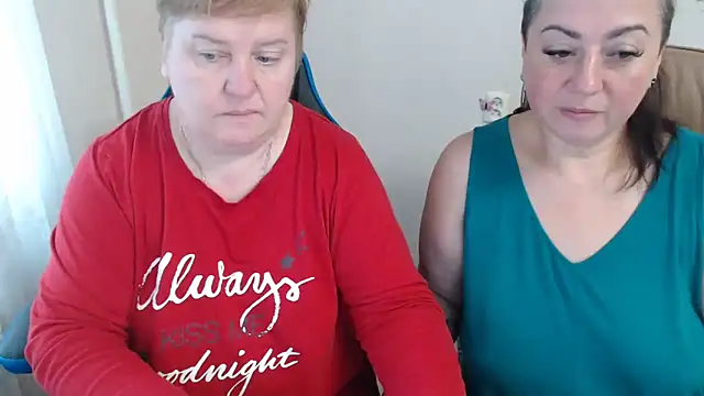 Snapshot of Bertie_Adeline chatting on 9, 10, 2025 Bertie Adeline online show from 9, 10, 2025