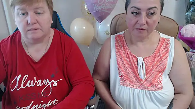 Snapshot of Bertie_Adeline chatting on 17, 10, 2025 Bertie Adeline online show from 17, 10, 2025