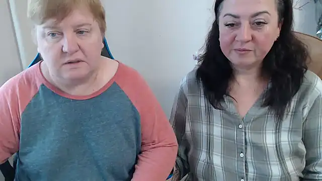 Snapshot of Bertie_Adeline chatting on 25, 10, 2025 Bertie Adeline online show from 25, 10, 2025