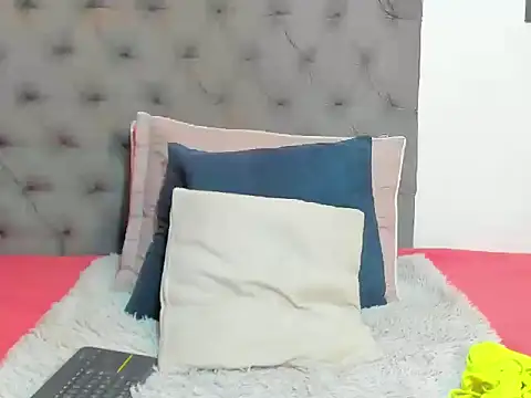 nahiroby ebony online show from 25, 3, 2026